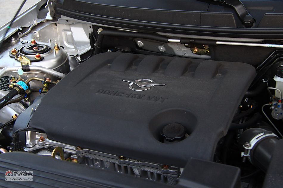 2011款海马福美来三代发动机