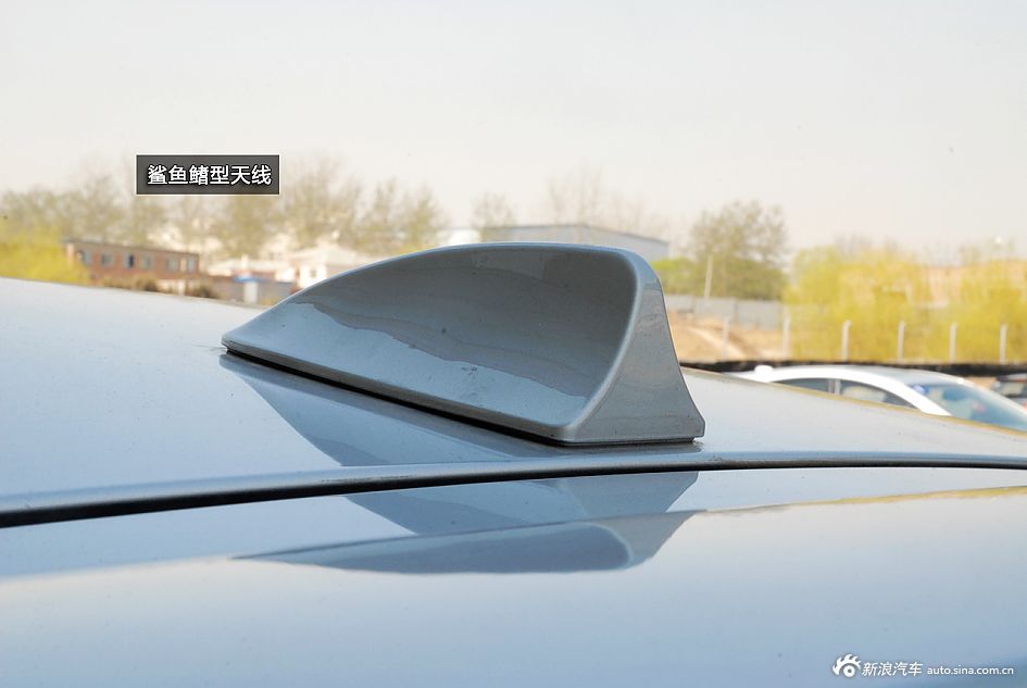 新浪汽车体验试驾新福美来VS