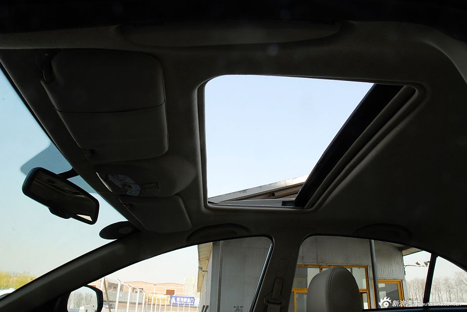 新浪汽车体验试驾新福美来VS