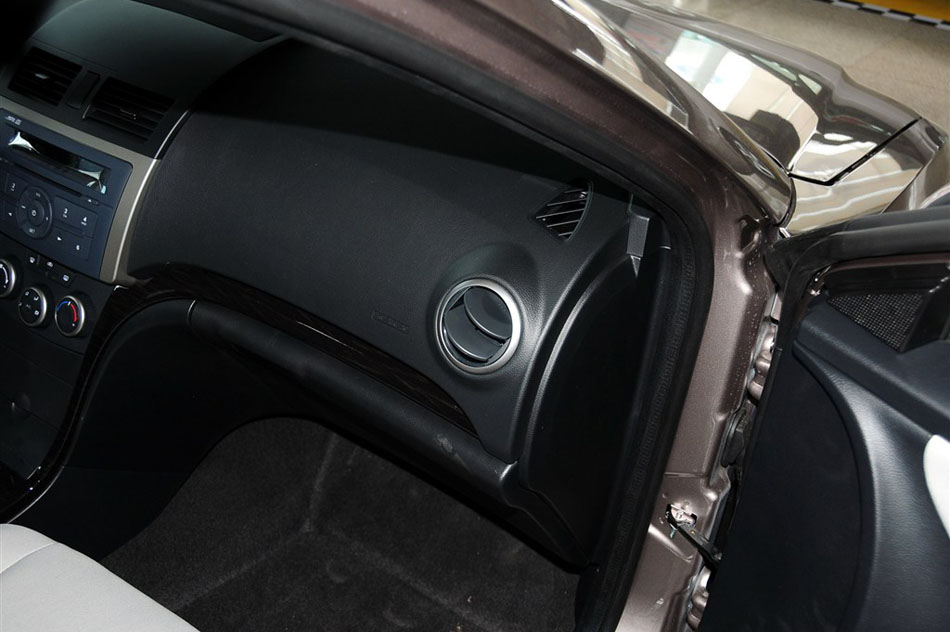 2013款 三厢 1.6L 手动风尚版