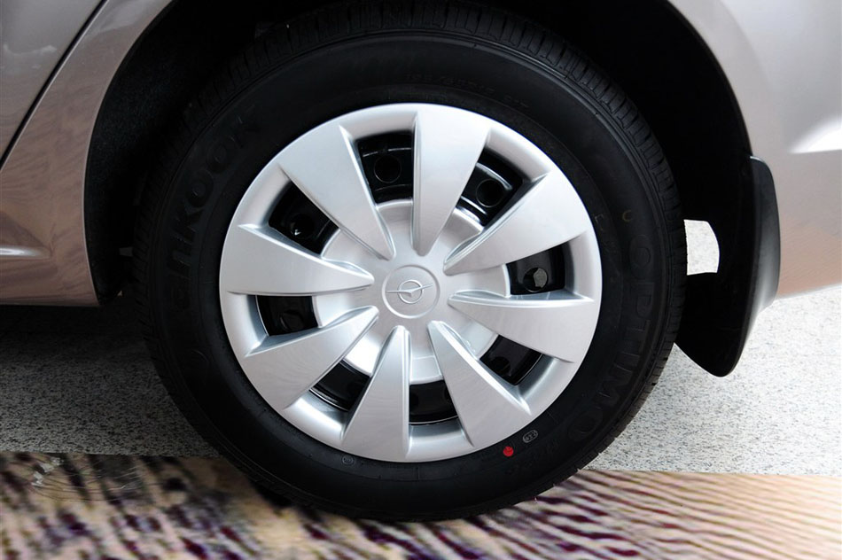 2013款 三厢 1.6L 手动风尚版