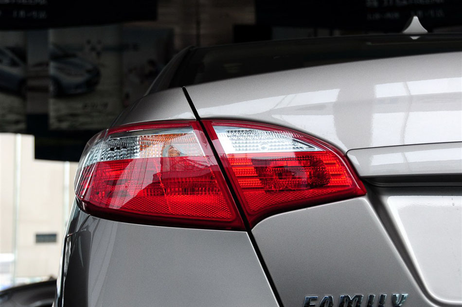 2013款 三厢 1.6L 手动风尚版