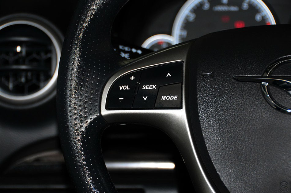 2014款 三厢 1.6L 手动冠军版 内饰