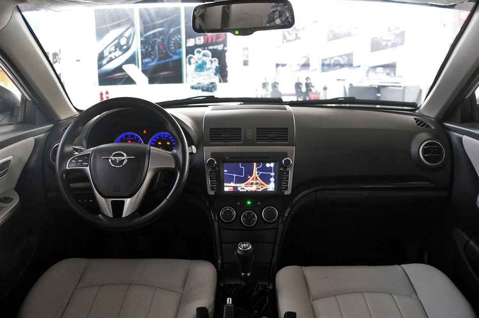 2014款 三厢 1.6L 手动冠军版 内饰