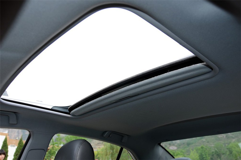 众泰Z300 2013款 1.6L AT 尊贵型 空间