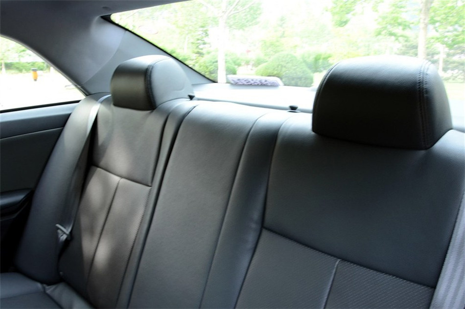 众泰Z300 2013款 1.6L AT 尊贵型 空间