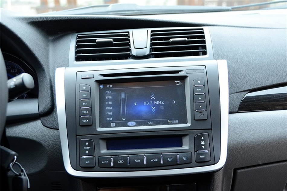 众泰Z300 2013款 1.6L AT 尊贵型 内饰