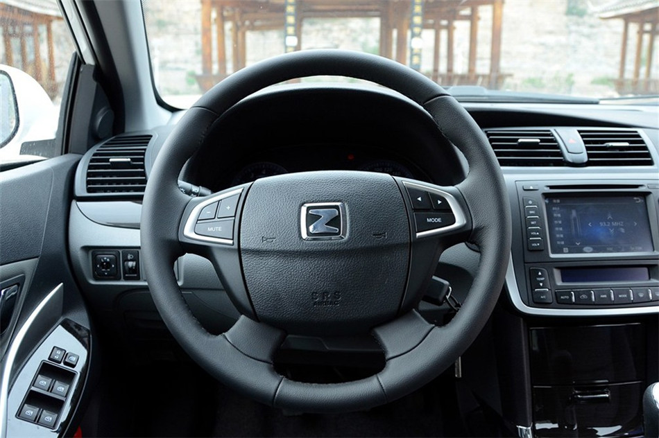 众泰Z300 2013款 1.6L AT 尊贵型 内饰