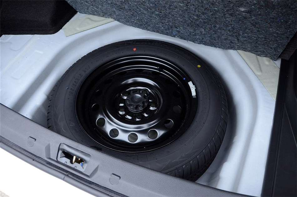 ̩Z300 2013 1.6L AT  ϸ