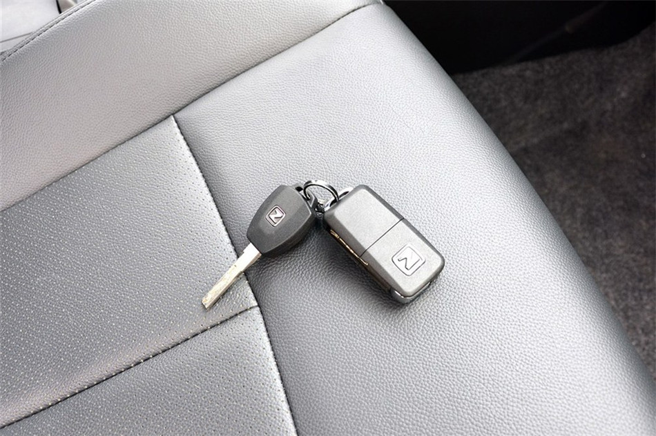 ̩Z300 2013 1.6L AT  ϸ