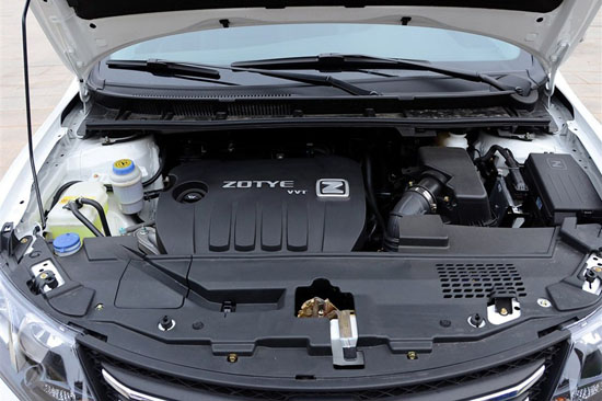 众泰Z300 2013款 1.6L AT 尊贵型 引擎底盘