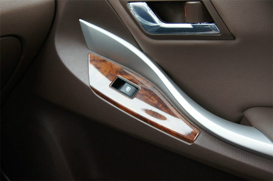 2014款 1.5L MT 手动豪华型 座椅空间