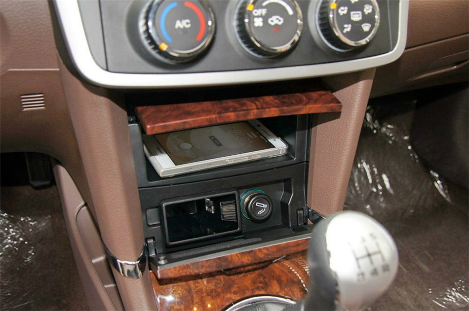 2014款 1.5L MT 手动豪华型 座椅空间