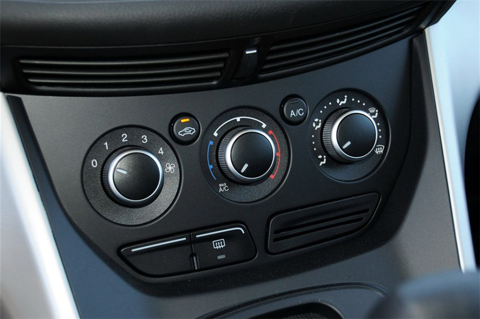 2013款 1.6L GTDi 两驱 AT 舒适型 内饰