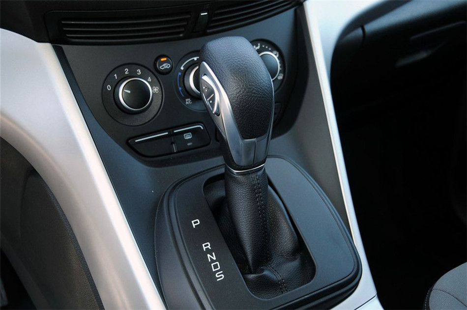 2013款 1.6L GTDi 两驱 AT 舒适型 内饰