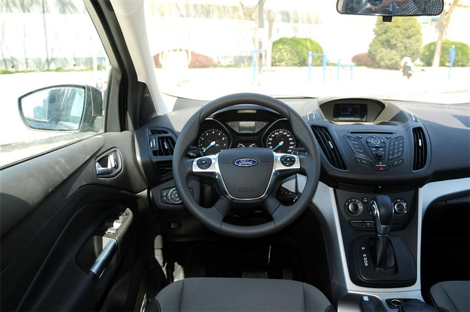 2013款 1.6L GTDi 两驱 AT 舒适型 内饰