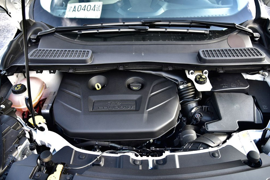 2017款 EcoBoost 245 四驱尊翼型 引擎底盘