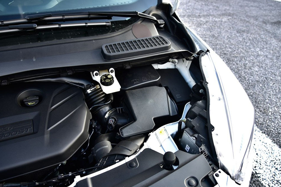 2017款 EcoBoost 245 四驱尊翼型 引擎底盘