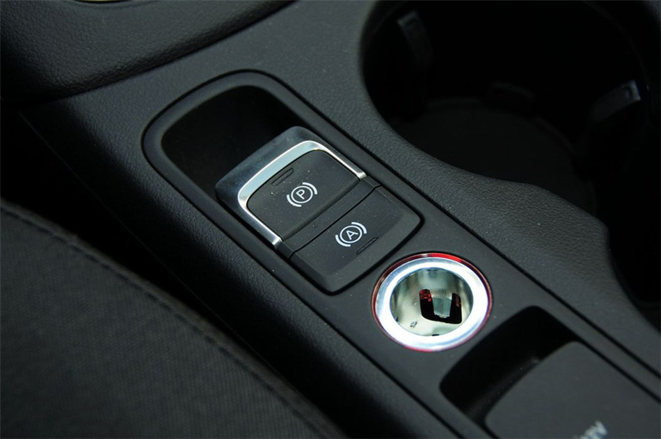 奥迪Q3 2013款 35 TFSI 进取型