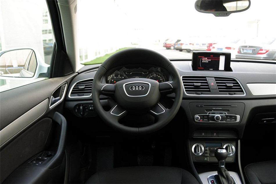 奥迪Q3 2013款 35 TFSI 进取型