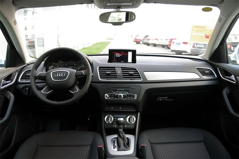 奥迪Q3 2013款 35 TFSI 进取型