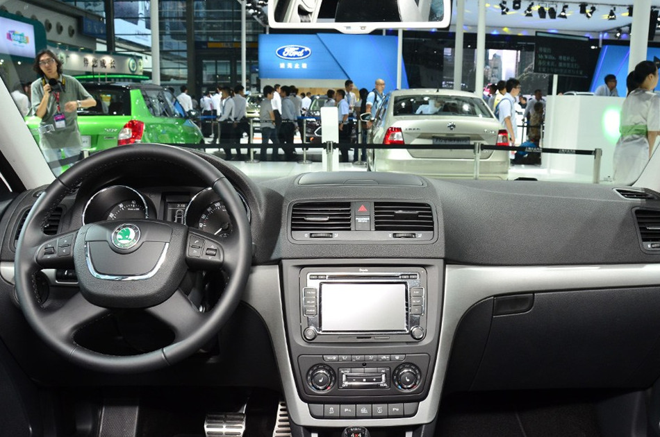 2013款 基本型 内饰