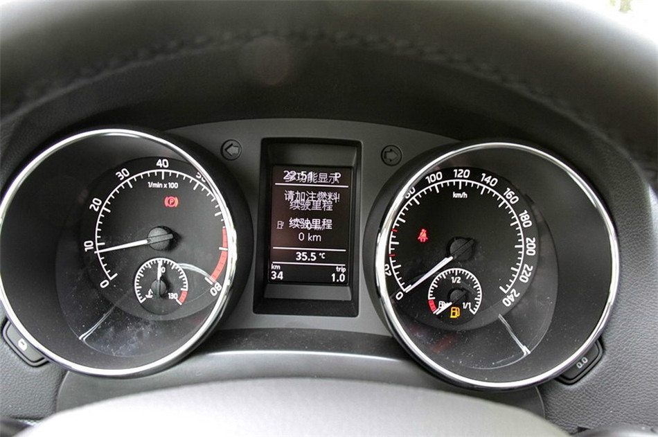 2014款 1.4TSI DSG 魅影版 内饰