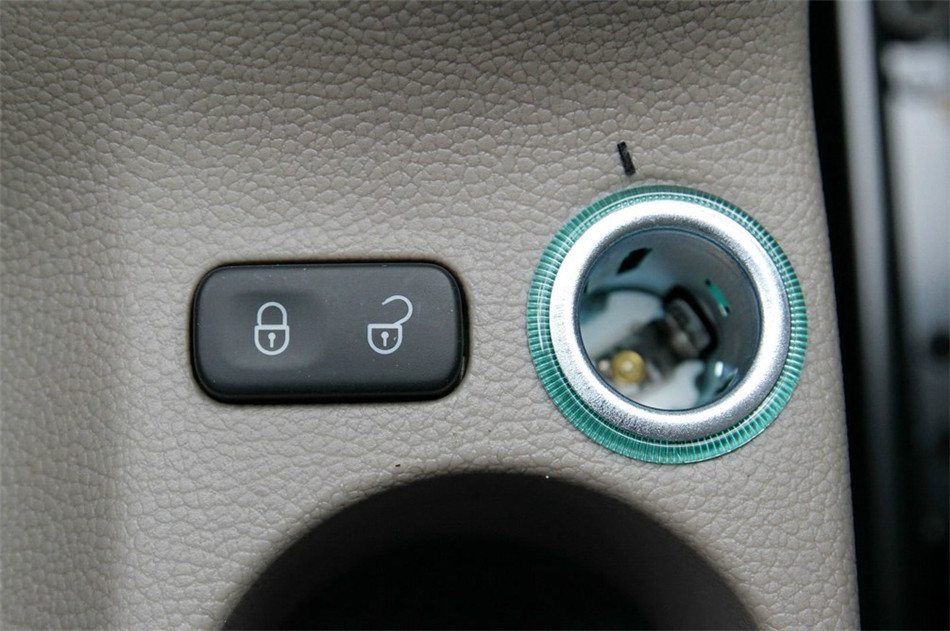 2014款 1.4TSI DSG 魅影版 座椅空间