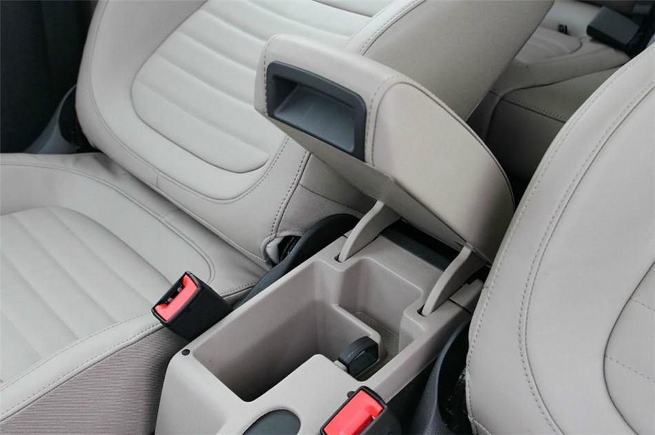 2014款 1.4TSI DSG 魅影版 座椅空间