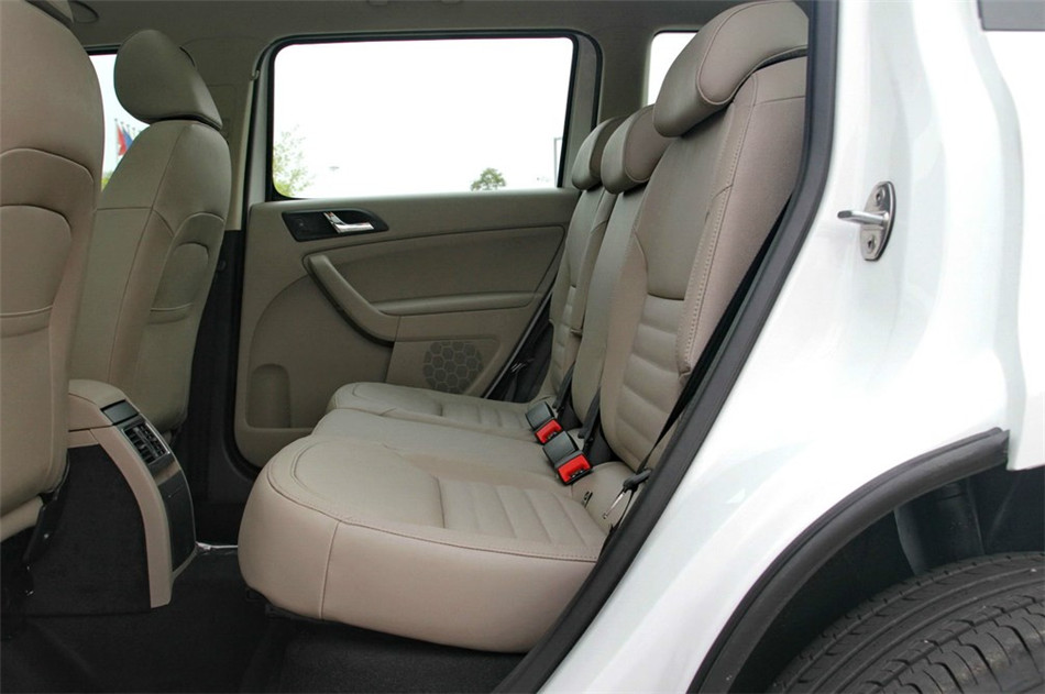 2014款 1.4TSI DSG 魅影版 座椅空间