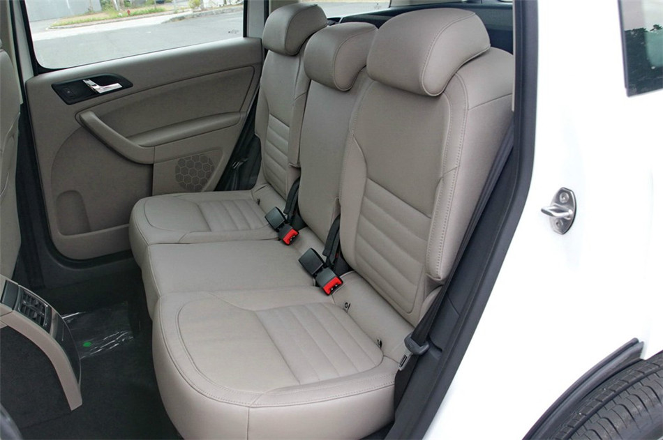 2014款 1.4TSI DSG 魅影版 座椅空间