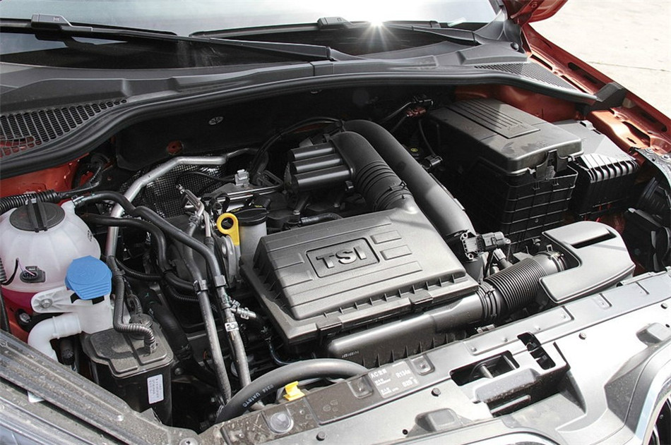 2014款 1.4TSI DSG 魅影版 引擎底盘