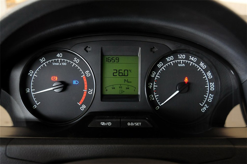 2013款 1.6L MT 智选型 内饰