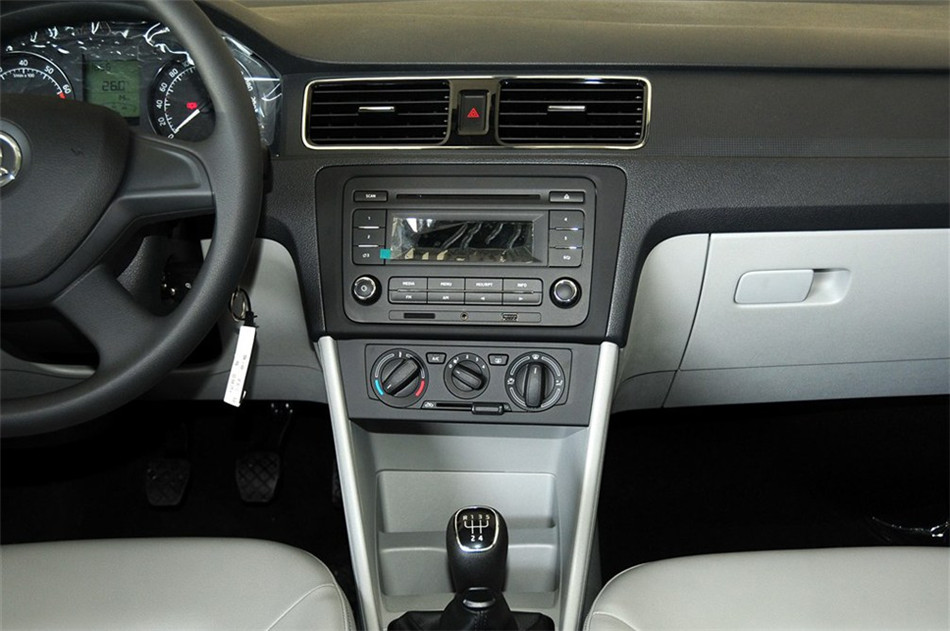 2013款 1.6L MT 智选型 内饰