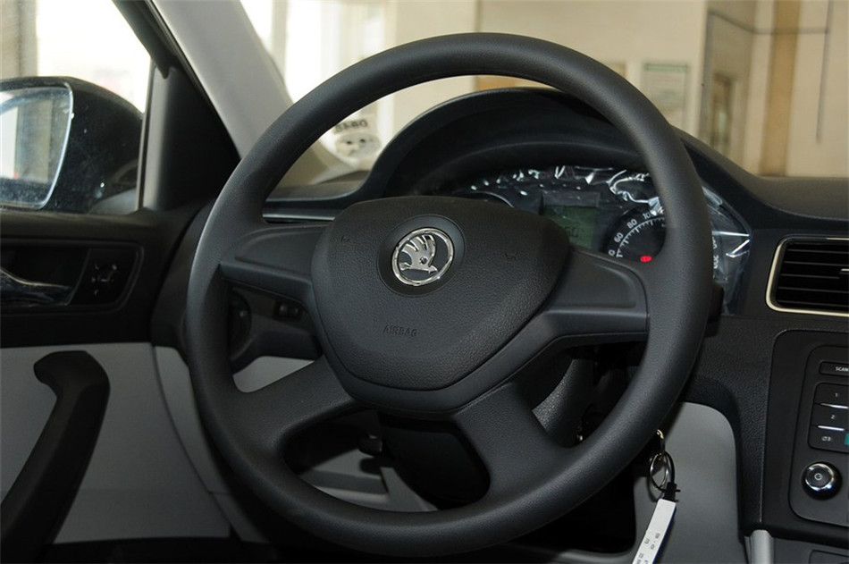 2013款 1.6L MT 智选型 内饰