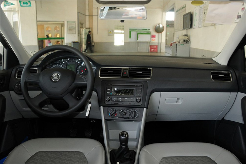 2013款 1.6L MT 智选型 内饰