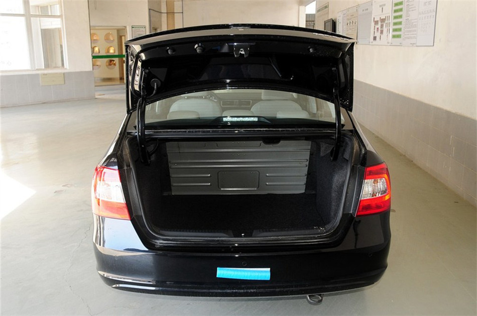 2013款 1.6L MT 智选型 座椅空间