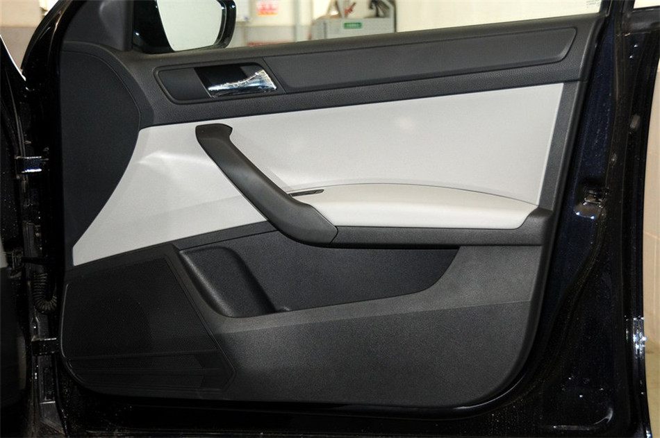 2013款 1.6L MT 智选型 座椅空间