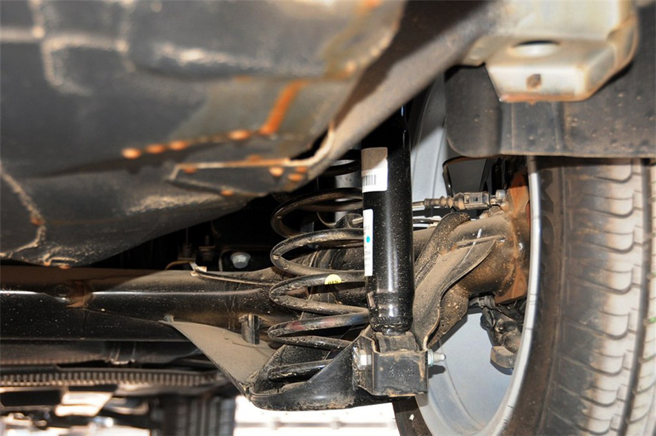 2013款 1.6L MT 智选型 引擎底盘