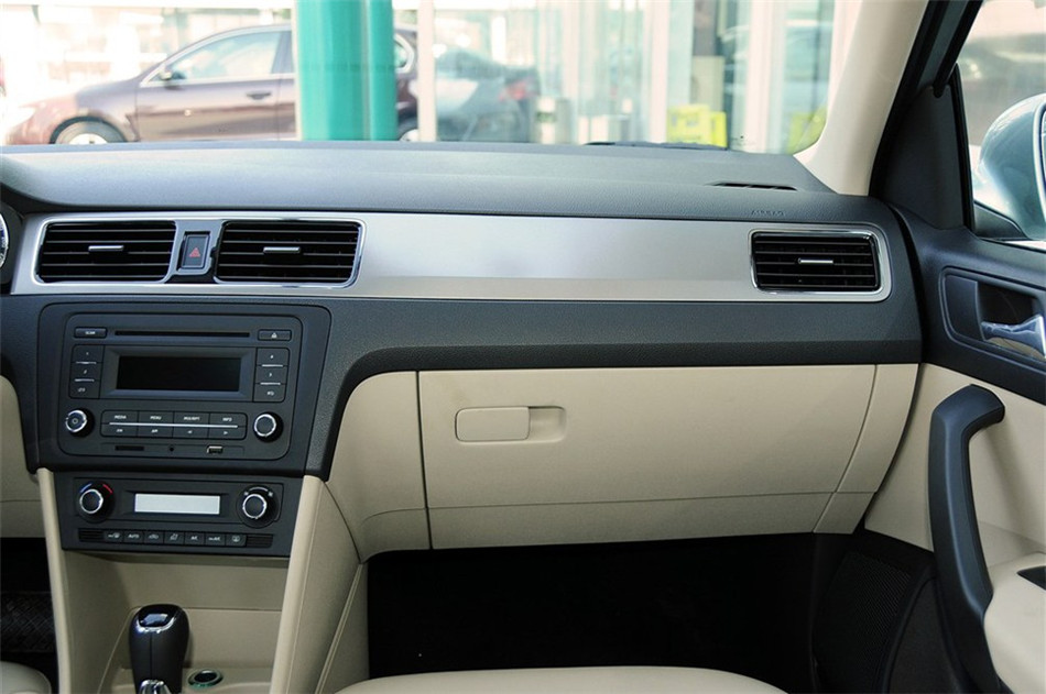 2013款 1.6L AT 优选型 内饰