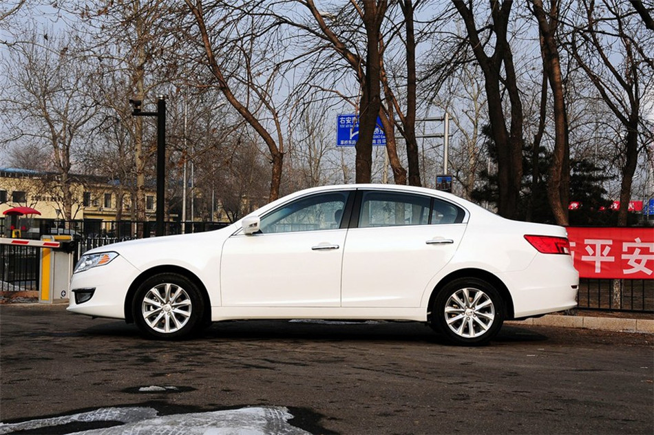 传祺GA5 2013款 2.0L AT 精英版 外观