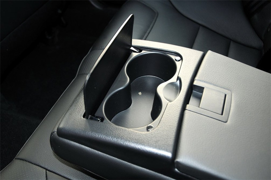 传祺GA5 2013款 2.0L AT 精英版 空间