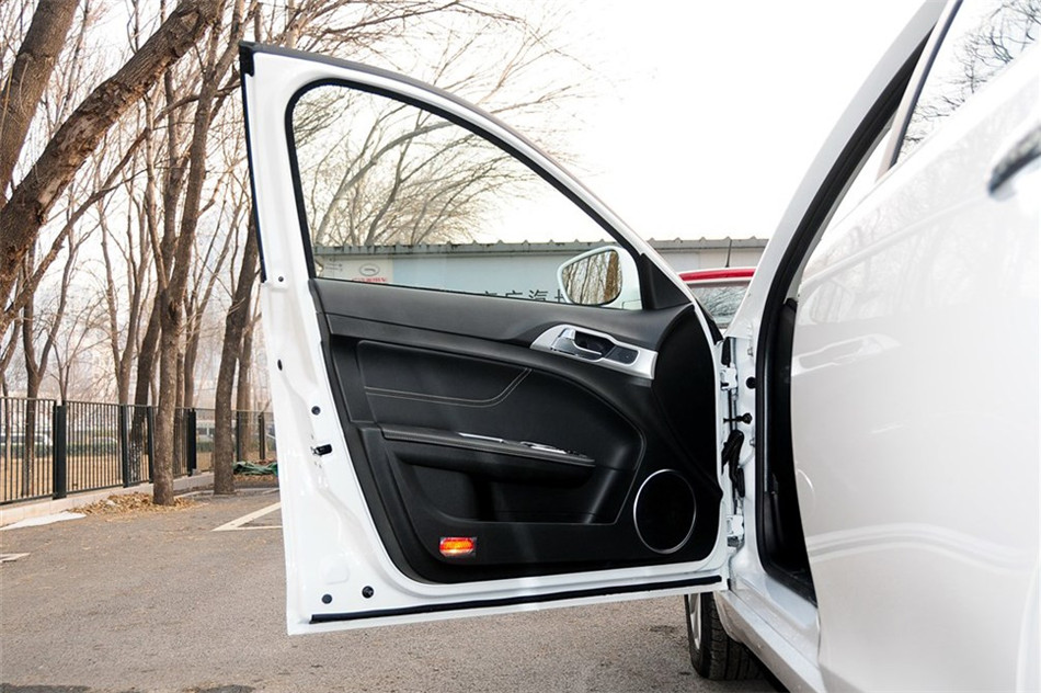 传祺GA5 2013款 2.0L AT 精英版 空间