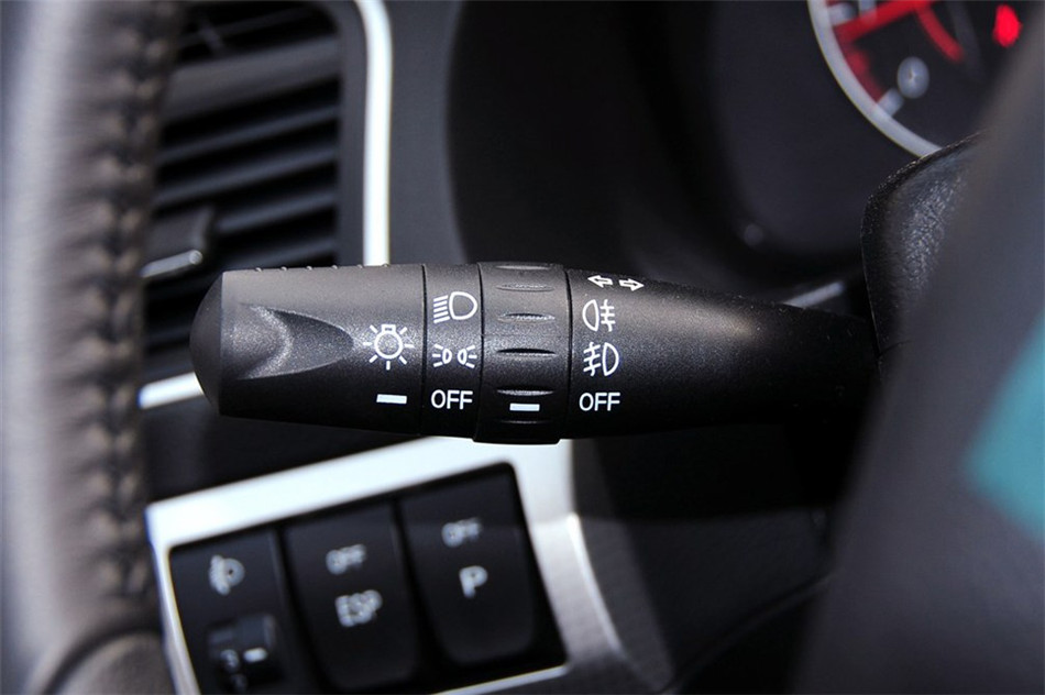 传祺GA5 2013款 2.0L AT 精英版 内饰