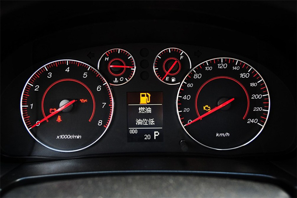 传祺GA5 2013款 2.0L AT 精英版 内饰