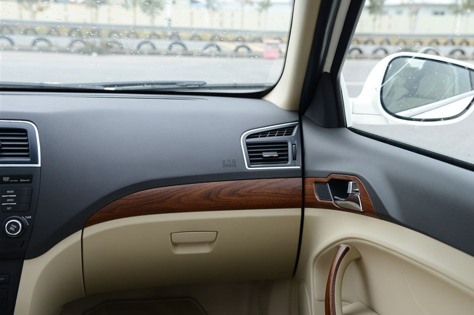 2015款 增程式 尊享版 内饰