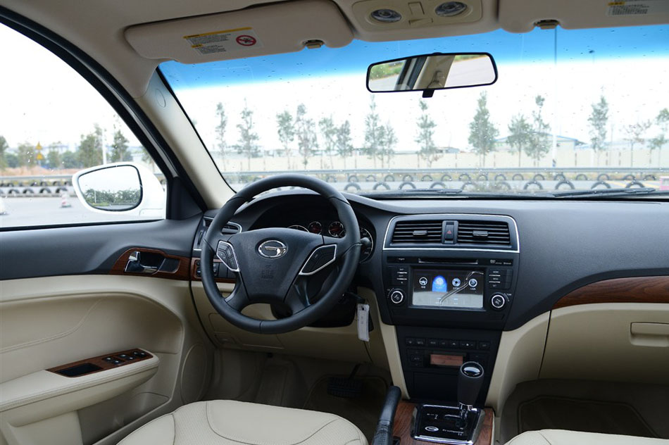 2015款 增程式 尊享版 内饰