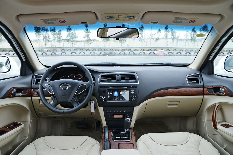 2015款 增程式 尊享版 内饰