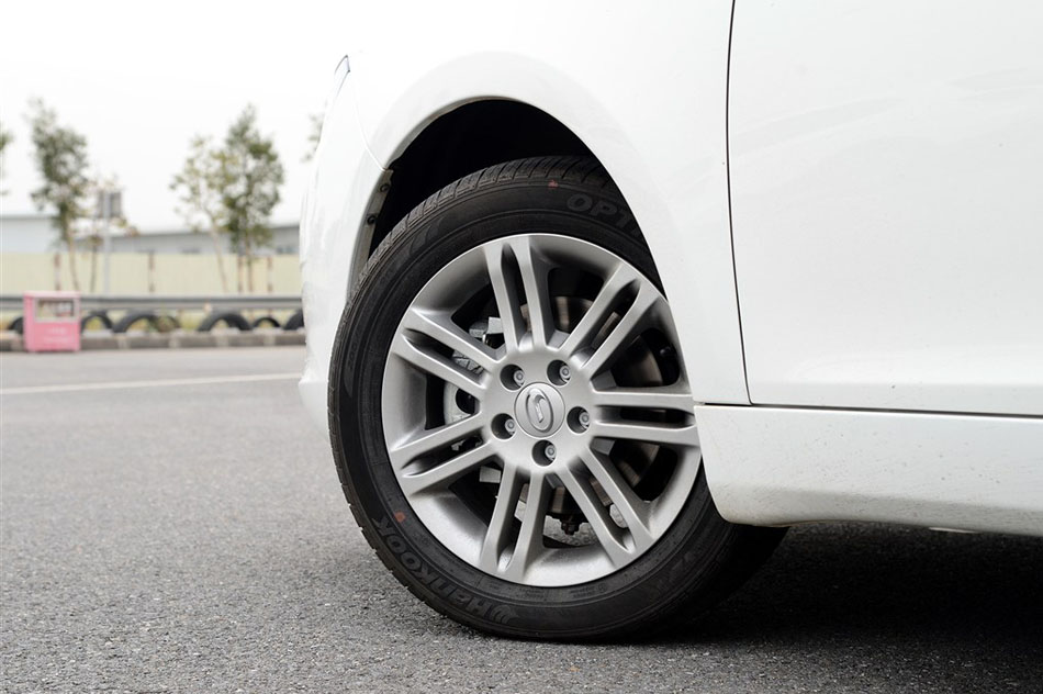 2015款 增程式 尊享版 细节