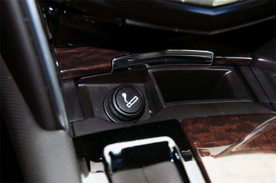 2013款凯迪拉克XTS 28T豪华型